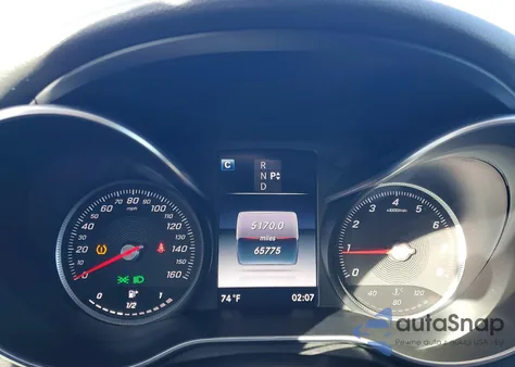 2016 Mercedes-Benz C 300 z USA, uszkodzony, nr VIN 55SWF4JB1GU099437